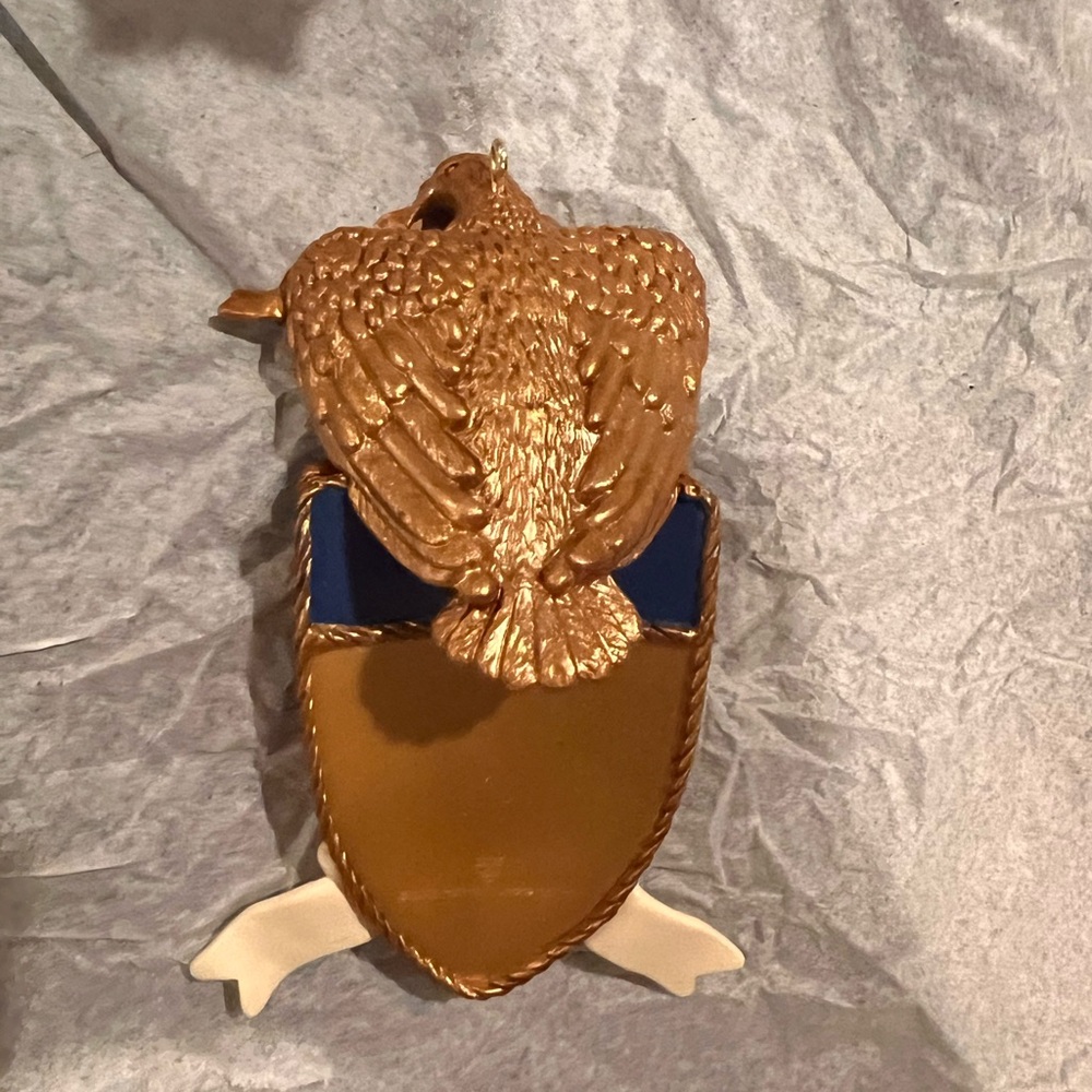 Hallmark “ On Wings of Courage” Marine Corps Keepsake Ornament - Picture 2 of 5